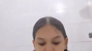 Latina Teen baths lives with fans Watching part1